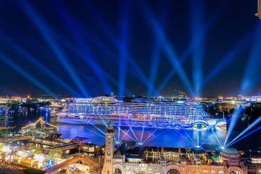 AIDA Feuerwerk zum Hafengeburtstag in Hamburg