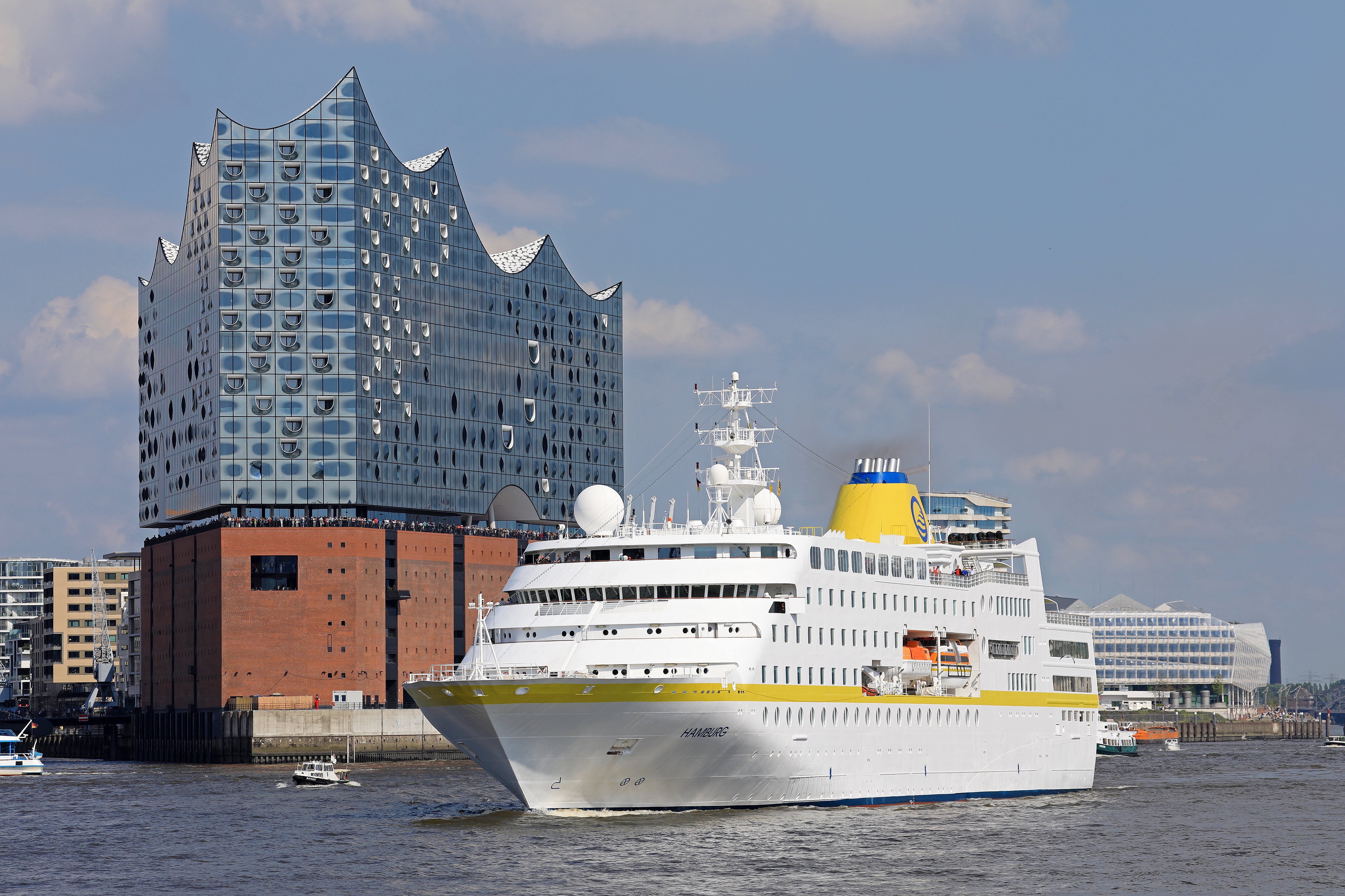 Megareise – Mit MS »Hamburg« ab Hamburg bis in die Antarktis