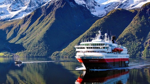 Neue Markenindentität: Hurtigruten Expeditions wird zu HX