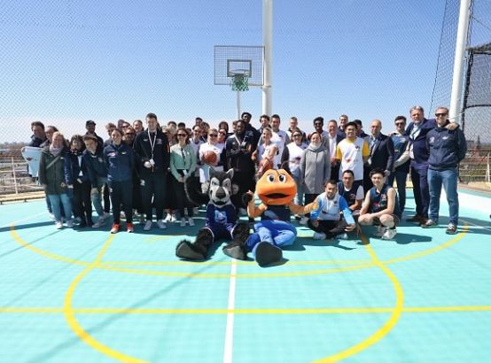 AIDA gratuliert ROSTOCK SEAWOLVES! Erstes Basketball Camp an Bord geplant