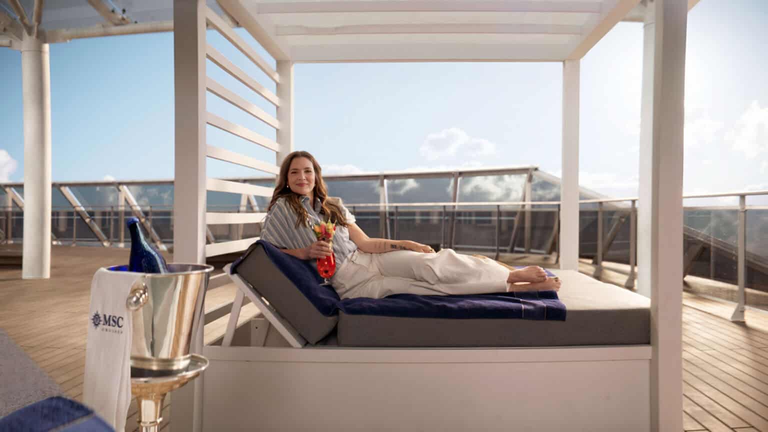 MSC World Amerika wird getauft von Drew Barrymore