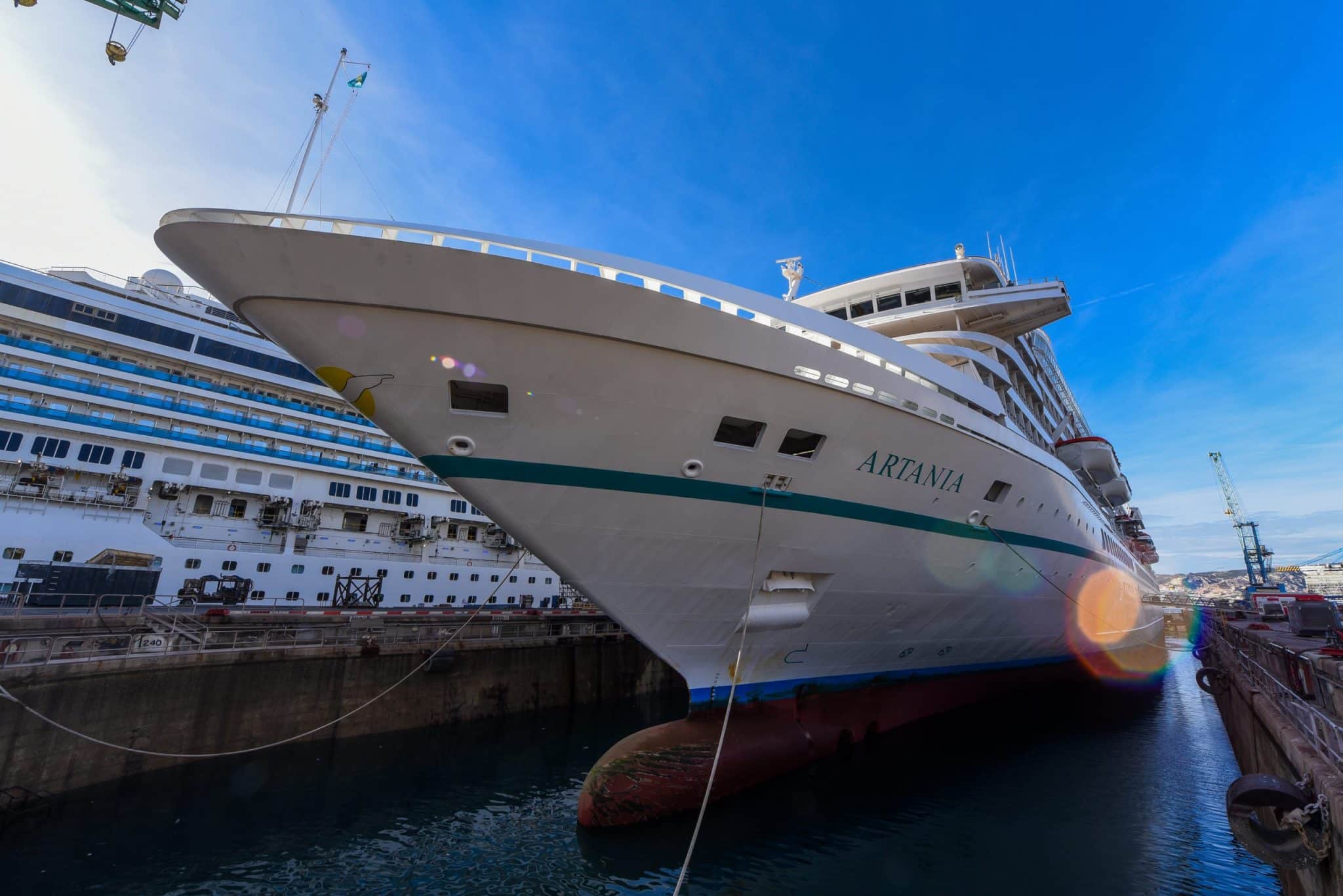 MS Artania in der Werft – Phoenix Reisen gönnt dem Klassiker ein Millionen-Upgrade