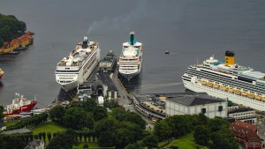 kleine Häfen viele Schiffe