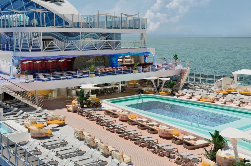 Luxuriöser Poolbereich auf einem Kreuzfahrtschiff mit Liegen, einem Schwimmbecken und Blick auf das Meer.